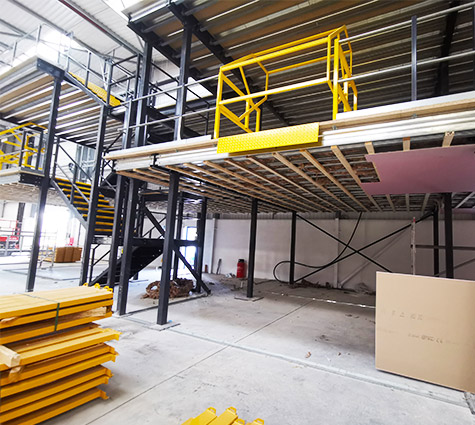 mezzanine floor in steel portal frame warehouse